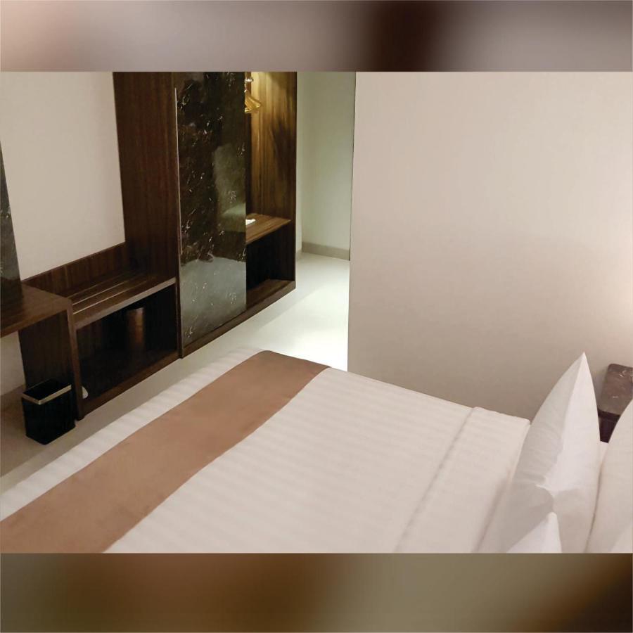 Aimas Hotel And Convention Centre Sorong Eksteriør billede